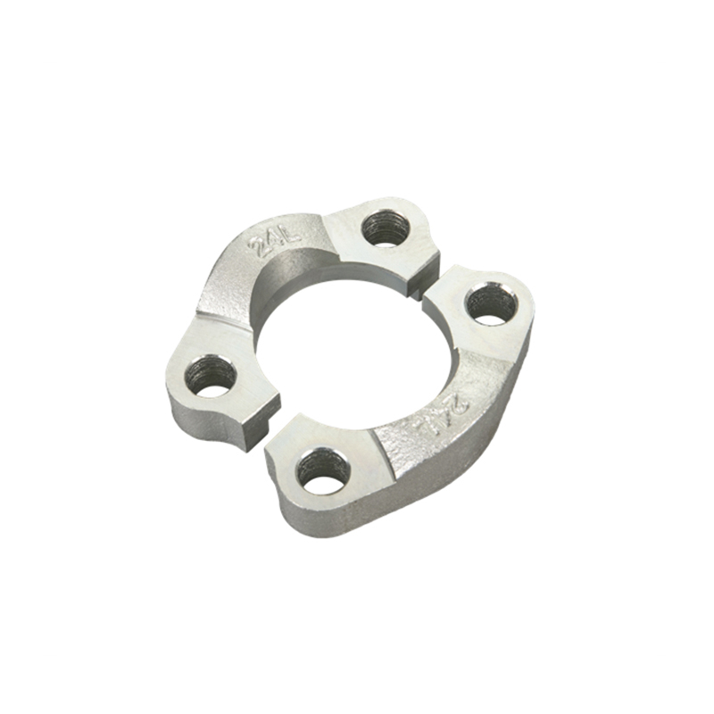 What are the key advantages of using SAE Split Flange Halves in hydraulic and pneumatic applications?